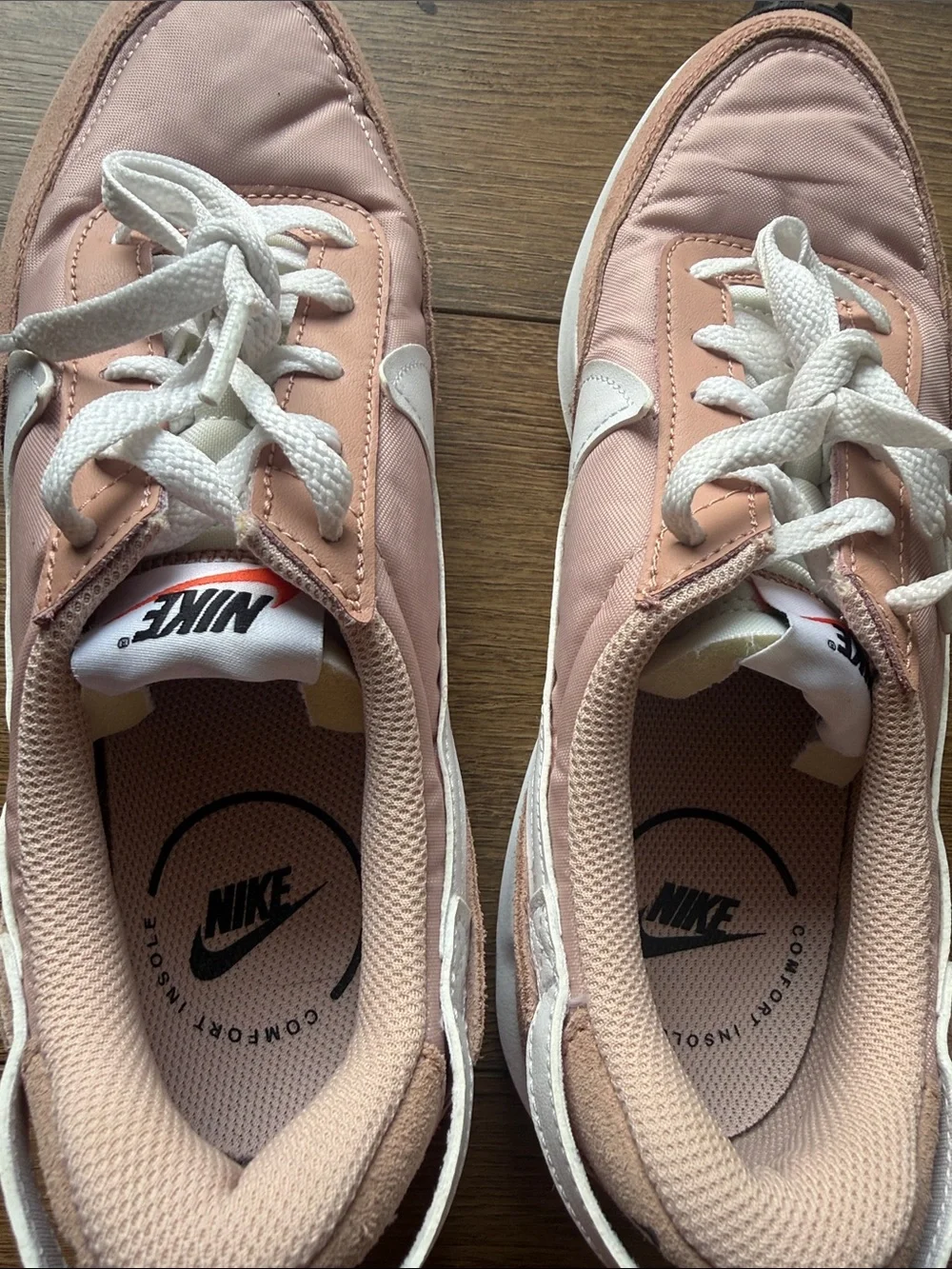 Nike Women's Dusty Pink Low-Top Sneakers Size 8.5